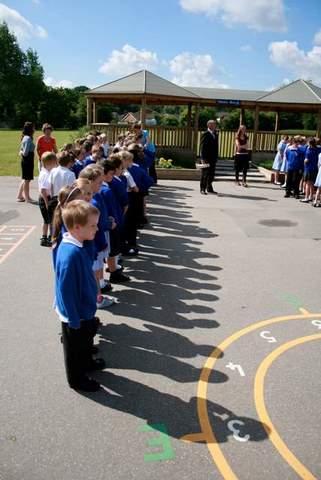 Whole_School_Photo (4)